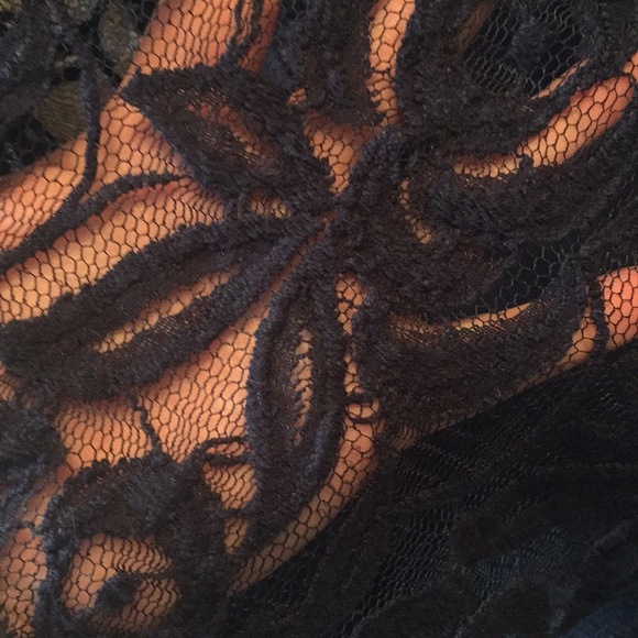 Lace top - Picture 3 of 3